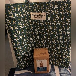 Christmas Holiday Figurine & Tote